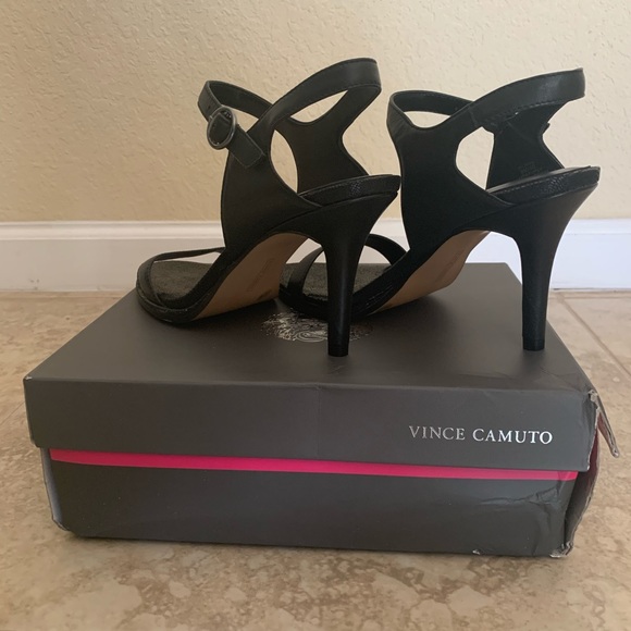 🛍NWT🛍 Vince Camuto Leather Sandal - Picture 5 of 7